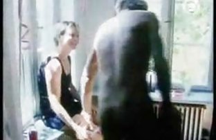XXX 乳房圆圆的在不同的姿势下很难被打