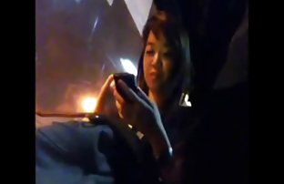XXX 业余女孩吸吮阴茎