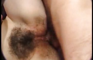 XXX 胖俄罗斯小妞在阵雨中拍摄隐藏的相机
