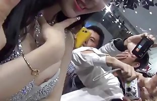 XXX 业余俄罗斯小鸡在野外