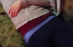 XXX 维罗妮卡错过了该研究所, 以安抚她的男朋友。