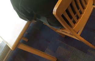 XXX 金发女郎与一个美丽的屁股吸学生家伙和激情花