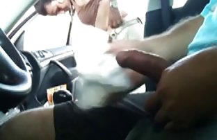 XXX 海伦娜来到她的朋友, 她浇灌