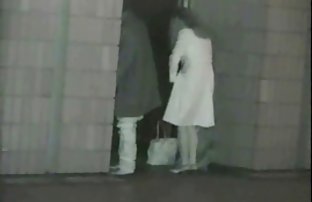 XXX 热宁金发碧眼的屁股很酷, 是国内一个女孩在屁股上摆出骑手的姿势