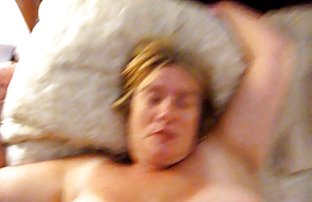XXX 成熟的金发女郎给了自己的黑人