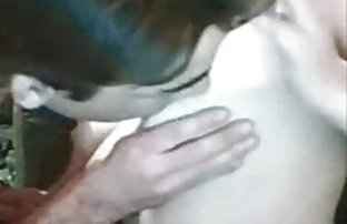 XXX 充满激情的女孩指法猫和尿