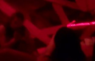 XXX 女主人带来了一个高潮的奴隶在面具